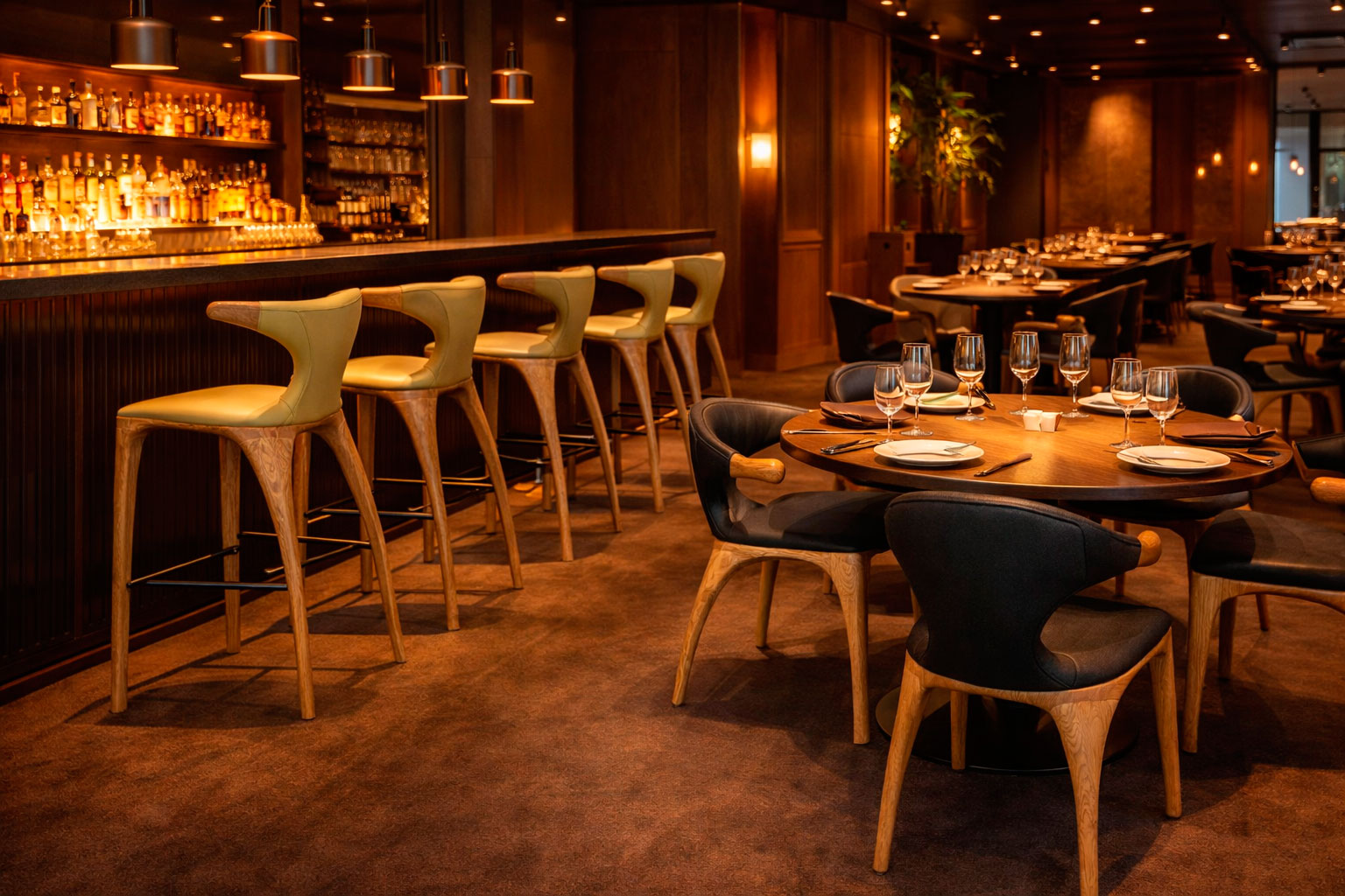 стулья из массива для бара и ресторана